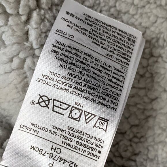 GAP Sherpa Sweater - Picture 6 of 9